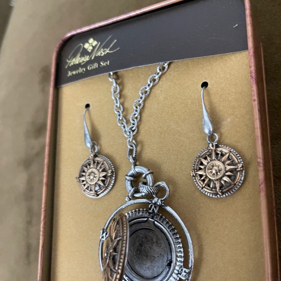 New Patricia Nash Compass earrings & Necklace set - Picture 5 of 11